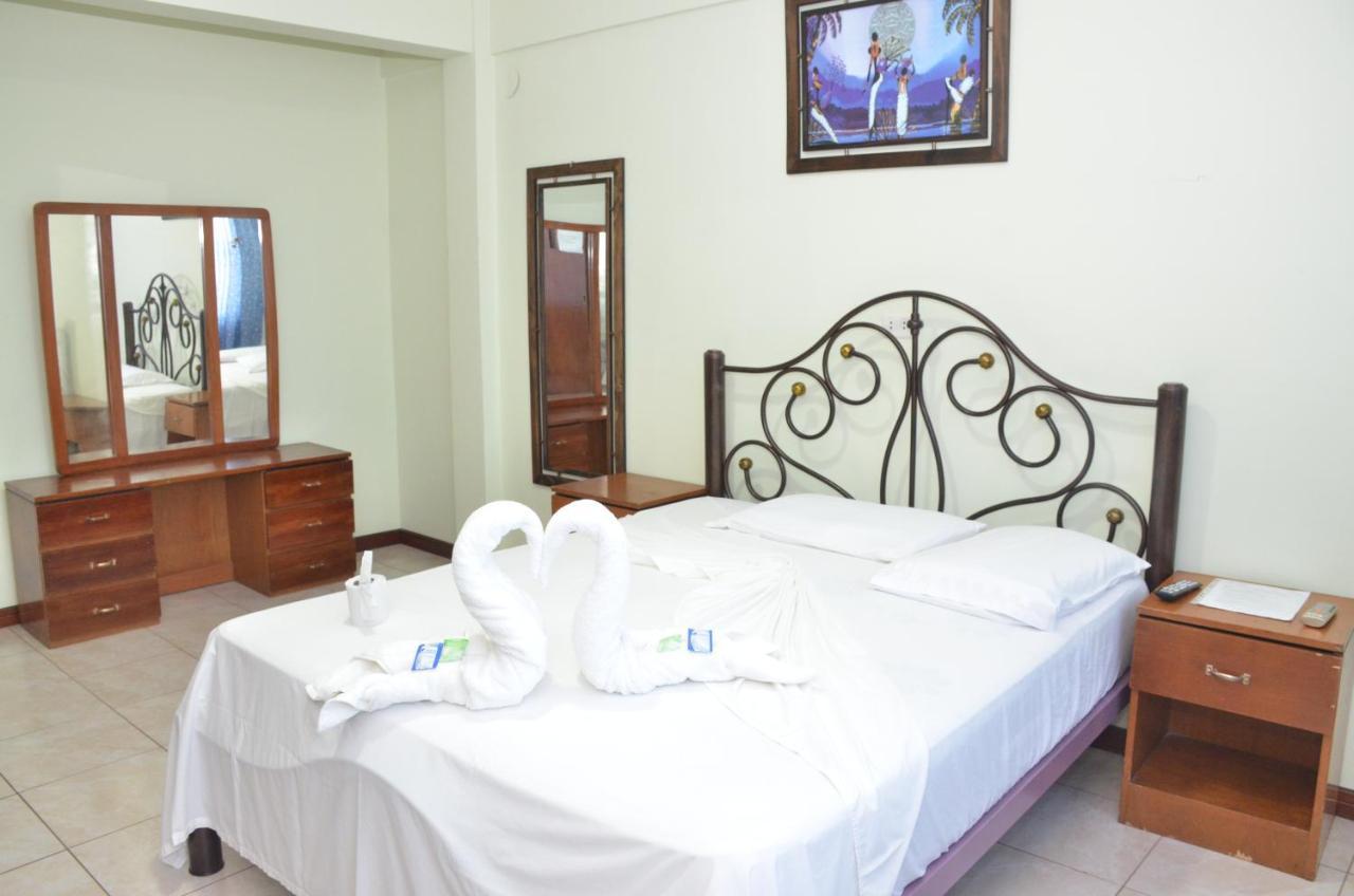 Hostal Ibiza Санта-Крус-де-ла-Сьерра Экстерьер фото